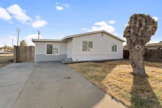 621 E Florinda St, Hanford, CA 93230