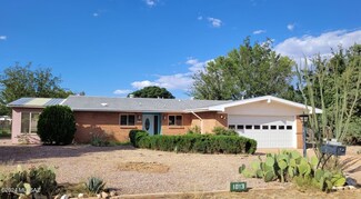 1013 E Christmas Tree Ln, Pearce, AZ 85625