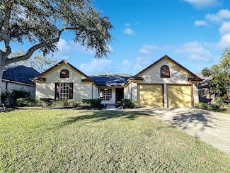10933 Graywood Ct, La Porte, TX 77571