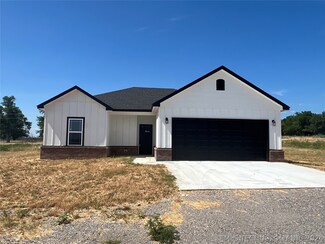 16950 W 828 Rd, Tahlequah, OK 74464