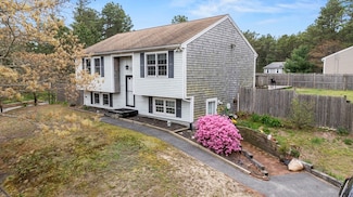 11 Lori Ln, East Wareham, MA 02538