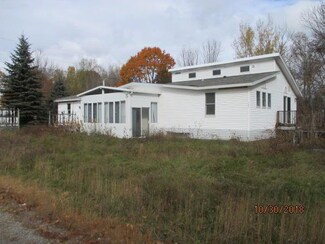 182 Levenseller Rd, Holden, ME 04429