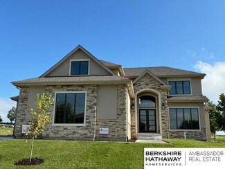 12120 Carpenter St, Papillion, NE 68046