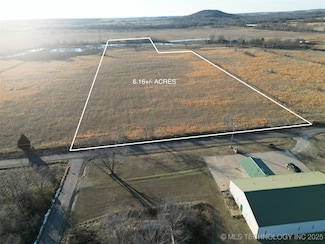 6 S 54th St W, Summit, OK 74401