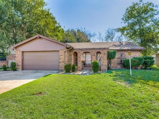 401 Deer Creek Rd, Fort Worth, TX 76140