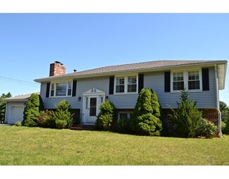 722 Snipatuit Rd, Rochester, MA 02770