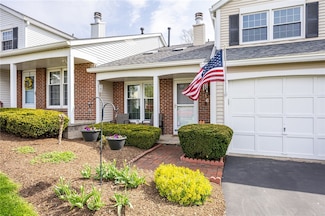 6 Old Pine Ln, Rochester, NY 14615