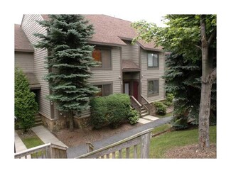 6 Sunridge Dr, Champion, PA 15622