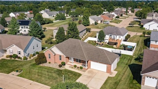 5207 Sundrop Ct, Godfrey, IL 62035