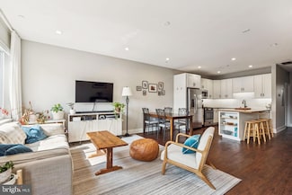 1235 N 5th St Unit 2, Philadelphia, PA 19123
