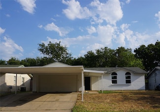 1645 Americana Blvd, Blue Mound, TX 76131