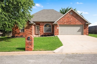 808 Herron St, Prairie Grove, AR 72753