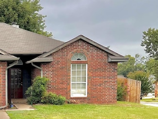 1005 N Blackwelder Ave, Edmond, OK 73034