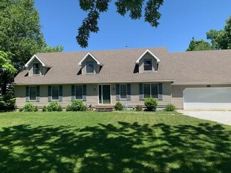 236 W Taylor Ave, Upland, IN 46989