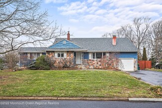 17 Deerfield Rd, Holmdel, NJ 07733