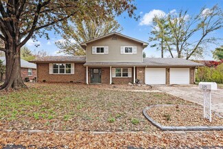 105 Warrensburg Dr, Belleville, IL 62223