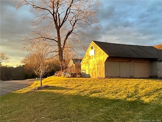 2 Elwell Rd, New Fairfield, CT 06812