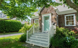 122 Ruggles Ave, Newport, RI 02840
