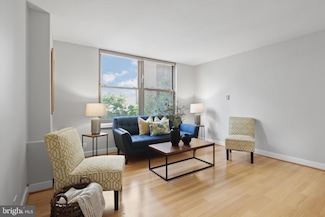 1260 21st St NW Unit 108, Washington, DC 20036