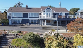 410 S E St, Port Angeles, WA 98363