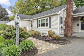 11 Williams Rd, Lynnfield, MA 01940