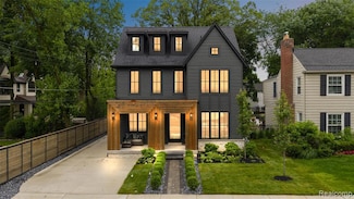 345 Kimberly St, Birmingham, MI 48009