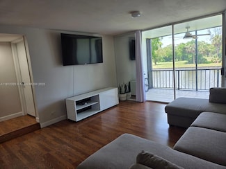 3750 Inverrary Dr Unit 2B, Lauderhill, FL 33319