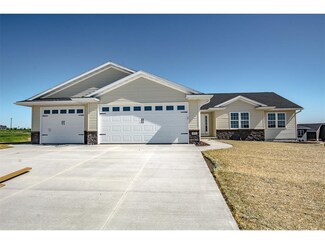 4592 Willow St, Palo, IA 52324