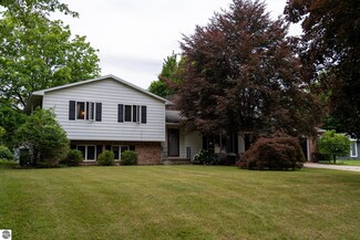 1114 Glenwood Dr, Mount Pleasant, MI 48858