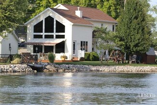 2440 Lane 150 Hamilton Lake, Hamilton, IN 46742