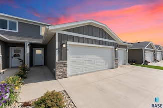 4418 E Whisper Ridge Place, Sioux Falls, SD 57108