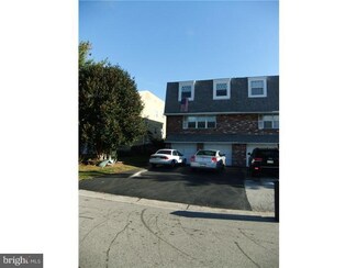 629 Country Ln, Morton, PA 19070