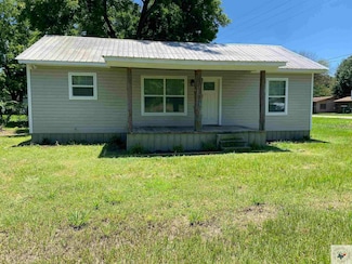 333 Beck St, de Kalb, TX 75559
