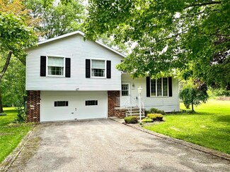 5351 Leslie Dr NW, Warren, OH 44483