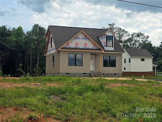 8940 Wilson Rd, Hildebran, NC 28637