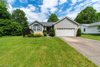 140 Aurora Cir, Youngstown, OH 44505