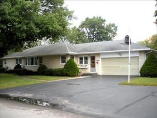 410 E Elm St, Silver Lake, WI 53170