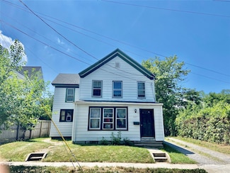 427 4th St, Greenport, NY 11944