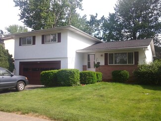 1311 Bosworth Square S, Columbus, OH 43229