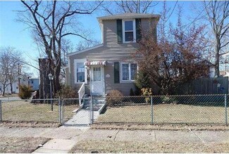 203 N Lincoln Ave, National Park, NJ 08063