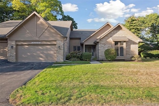 29620 Nova Woods Dr Unit 10, Farmington Hills, MI 48331