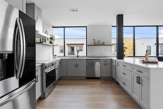 1800 E 4th St Unit 396, Austin, TX 78702