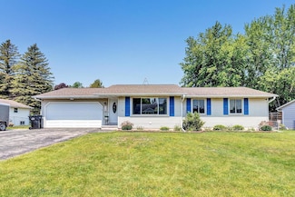 718 E Fathom Place, Sturgeon Bay, WI 54235