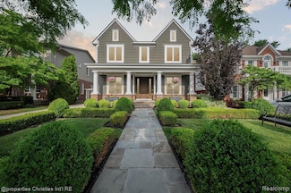 1387 Pierce St, Birmingham, MI 48009