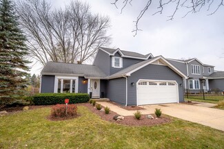 1707 N Leonard Ave, McHenry, IL 60050