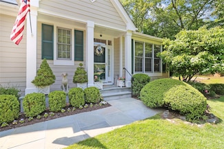 144 Burr Farms Rd, Mount Kisco, NY 10549