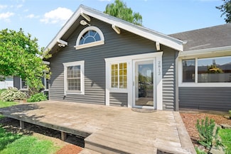 2812 Nome St, Bellingham, WA 98225