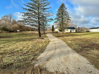 5707 10 Mile Rd, Burlington, MI 49029
