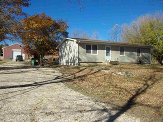 3700 Appleyard Rd, Wamego, KS 66547