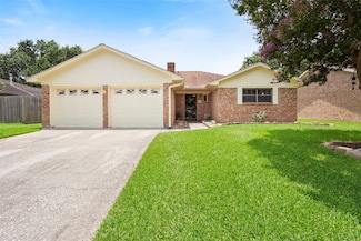 3808 Montego Dr, Baytown, TX 77521
